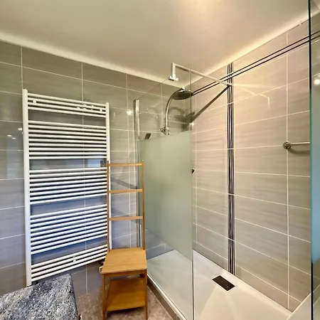 La Tour Du Lac, Bel & Spacieux A Cote Du De